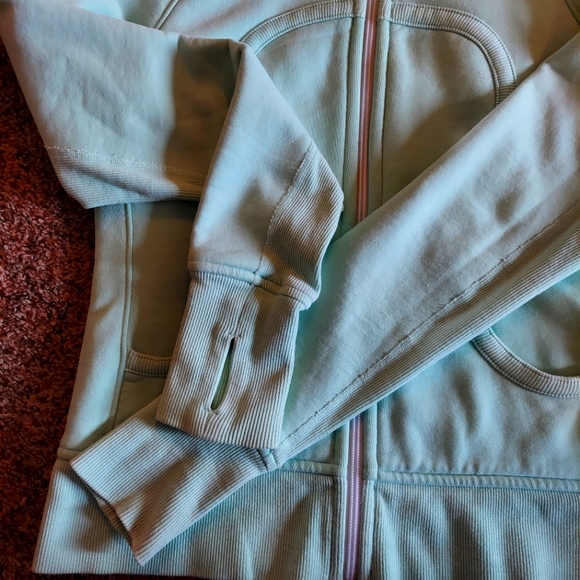 Lululemon Scuba Hoodie Women's Size 8 Mint Green - Picture 3 of 5